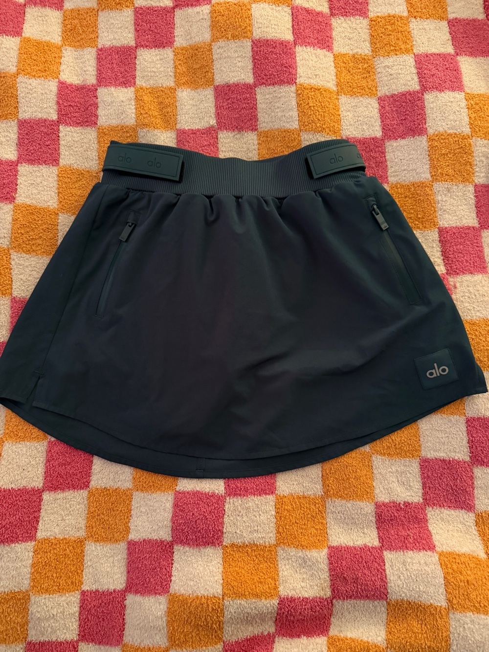 ALO Yoga Green Women's Athletic Skirt with Zipper Pockets